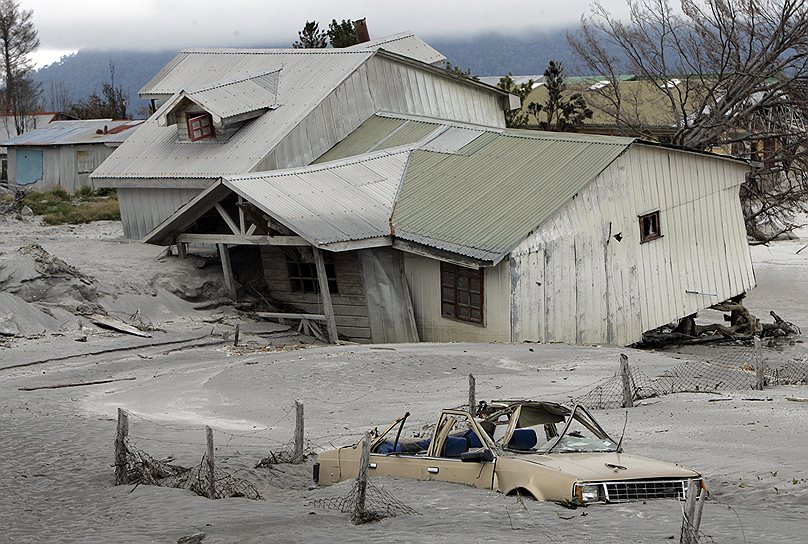 &lt;b> Чайтен, Чили.&lt;/b> В 2008 году началось извержение вулкана, и поселок был почти полностью эвакуирован. Сегодня там проживает около 1 тыс. человек, разрабатываются планы переноса Чайтена в новое место
