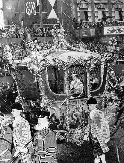1952 год. В Великобритании на престол взошла Елизавета II, возглавлявшая 15 государств Содружества Наций