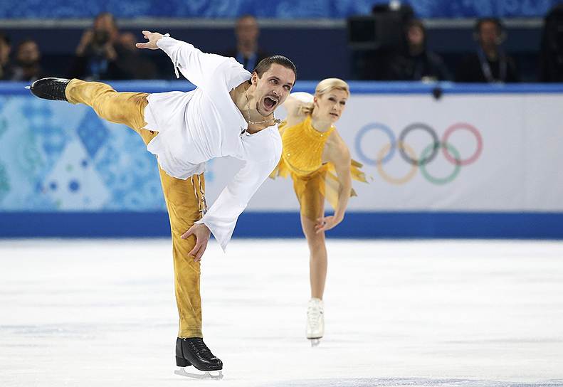 Максим Траньков и Татьяна Волосожар выиграли две золотые медали —  в командном турнире и в соревнованиях спортивных пар