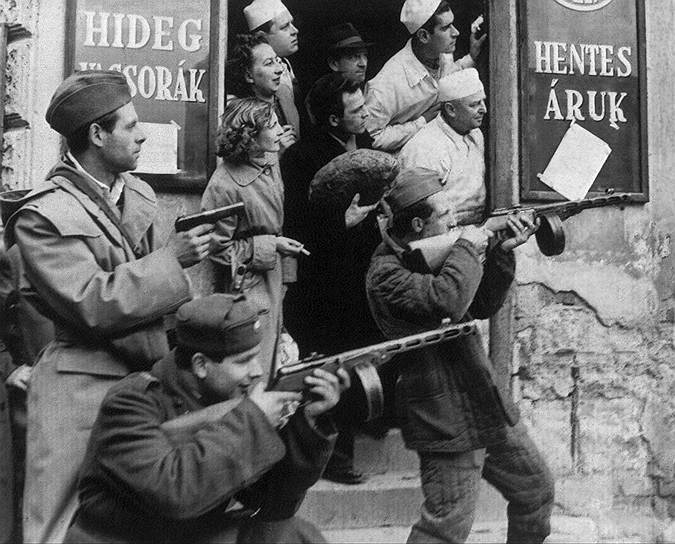 Одним из крупнейших студенческих протестов в истории стала мирная студенческая демонстрация в Будапеште 2 ноября 1956 года, в которую влились рабочие и другие горожане, протестующие против просоветского режима народной республики в Венгрии