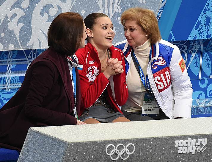 17-летняя Аделина Сотникова завоевала золотую медаль в женском турнире по фигурному катанию 