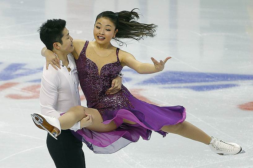 Майя Шибутани выступает в танцах на льду за команду США со своим братом Алексом с 2005 года