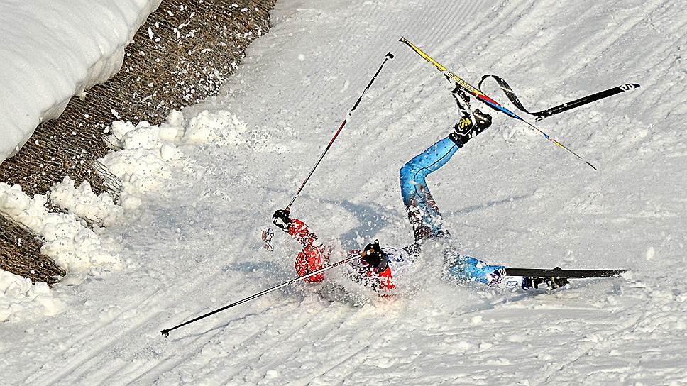 Падение российского лыжника Антона Гафарова во время спринта свободным стилем на XXII Зимних Олимпийских играх в Сочи