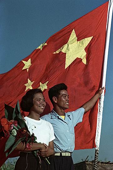 В 1958 году в Китае был объявлен курс на строительство «нового Китая». Изначально направленный на укрепление индустриальной базы и резкий подъем экономики он обернулся одной из крупнейших трагедий китайского народа