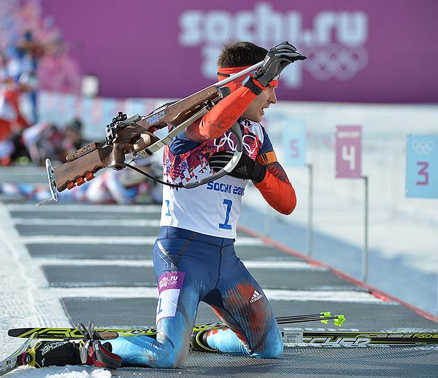 Евгений Гараничев в свой день рождения выиграл бронзу Олимпийских игр в индивидуальной гонке, добыв для России первую медаль в мужском биатлоне