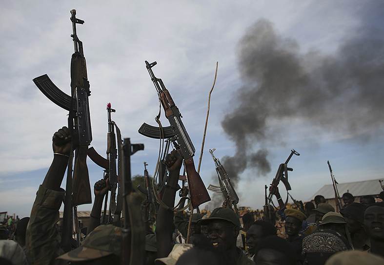 Южносуданские повстанцы на захваченной территории в штате Верхний Нил