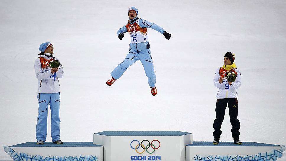 Норвежский Йорген Граабак выиграл золотую медаль Олимпиады в Сочи в мужском лыжном двоеборье. Серебро также досталось норвежскому двоеборцу Магнусу Моану. Бронзовую медаль завоевал немец Фабиан Рессле. Россиянин Иван Панин показал в гонке 43-й результат