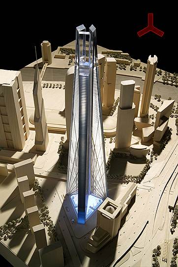 Башня «Россия» должна была стать самым высоким небоскребом в Европе. Планировалось, что ее высота оставит 612 м. Мировой рекорд в этой области принадлежит сегодня Объединенным Арабским Эмиратам: высота 163-этажной Burj Khalifa в Дубае достигает 828 м