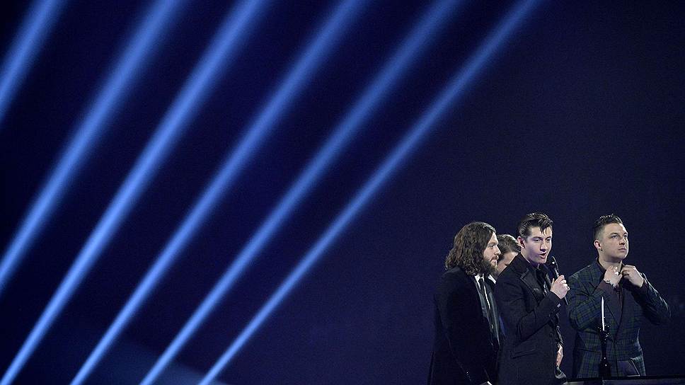 Инди-рок группа Arctic Monkeys победила в двух престижных номинациях BRIT Awards 2014: их пятый студийный альбом «AM» признан альбомом года, а сам коллектив — лучшей британской группой 