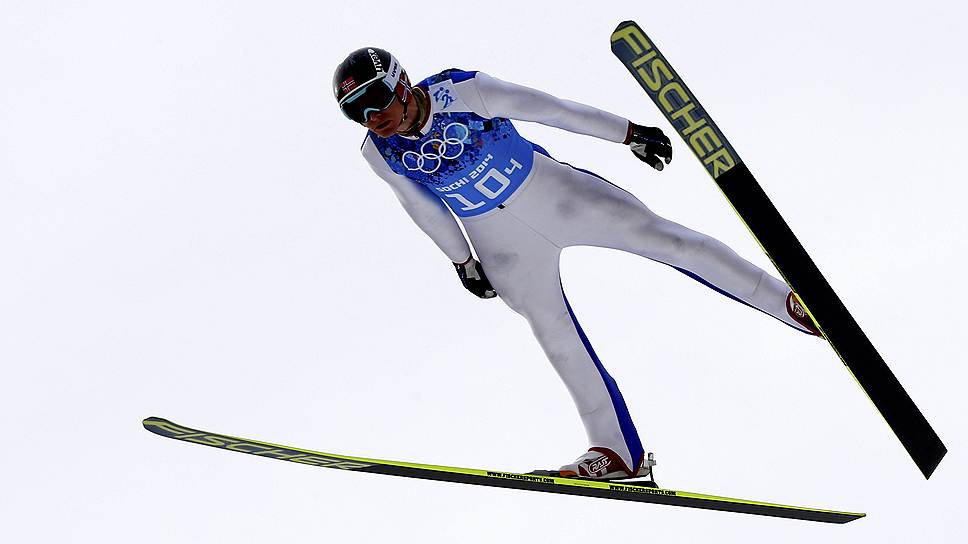 Норвежец Ховард Клеметсен в командных соревнованиях по лыжному двоеборью