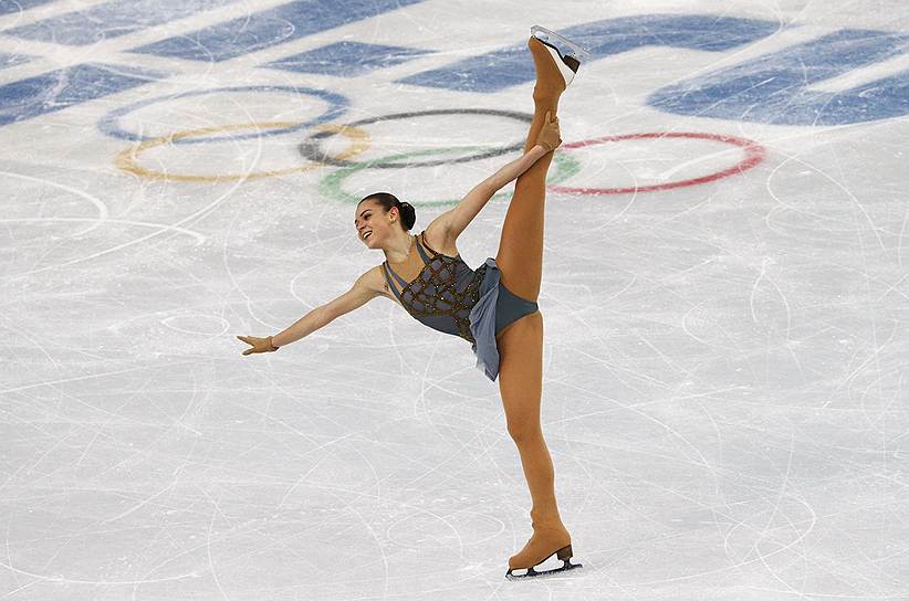 Фигуристка Аделина Сотникова завоевала золотую медаль в одиночном катании 