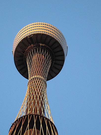 Телевизионная башня в Сиднее (Австралия) построена в 1981 году по проекту архитектора Дональда Крона. Это самое высокое здание в городе и второе по высоте в стране: в ней 309 метров