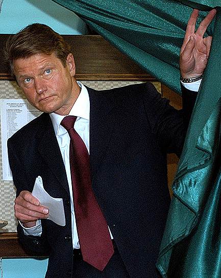 Отстранение от полномочий президента Литвы Роландаса Паксаса в 2004 году стало единственным принятым импичментом главы государства в Европе. Он был обвинен в необъективности при принятии решений и зависимости от третьих лиц, что, по мнению Сейма, угрожало безопасности страны