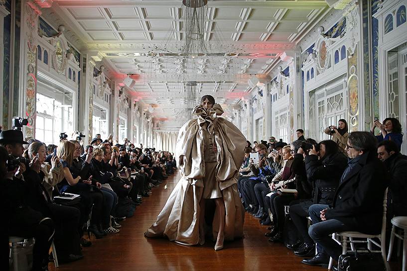 Показ осенне-зимней коллекции Corrie Nielsen на неделе моды в Париже