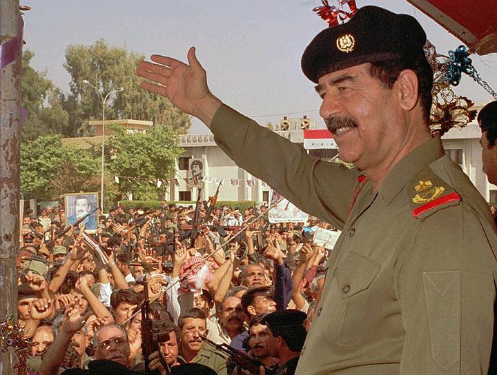 1991 год. Президент Ирака Саддам Хусейн отдает приказ войскам покинуть Кувейт