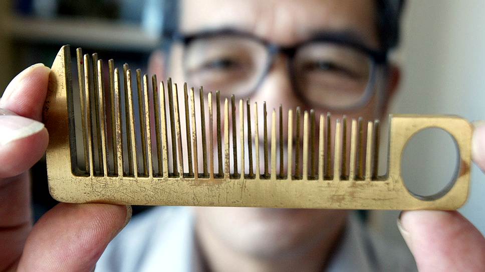 63-летний Хан Йози изобрел не просто расческу, но и музыкальный инструмент