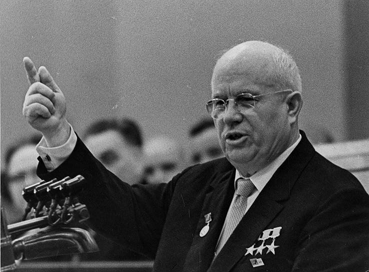 1956 год. В ходе XX съезда КПСС новый генсек Никита Хрущев выступает с докладом о разоблачении культа личности Сталина