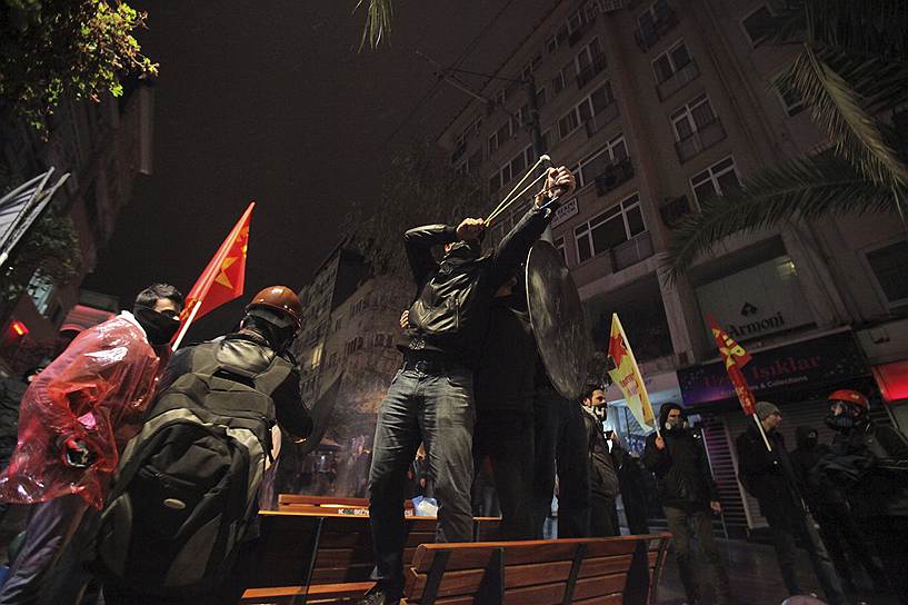 Акция протеста против правительства Эрдогана в Стамбуле