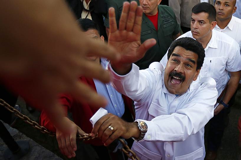 Президент Венесуэлы Николас Мадуро на встрече со своими сторонниками в Каракасе