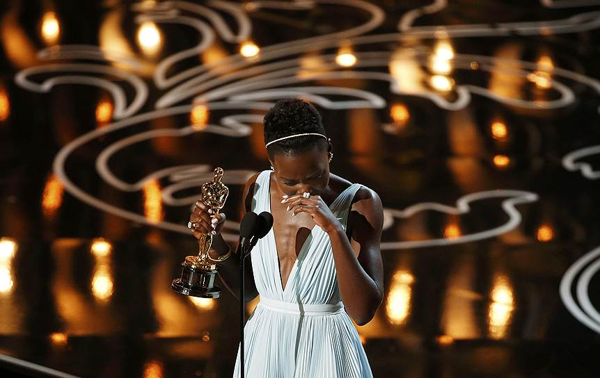 Люпита Нионго, выигравшая золотую статуэтку американской киноакадемии за лучшую женскую роль второго плана в фильме &quot;12 лет рабства&quot;