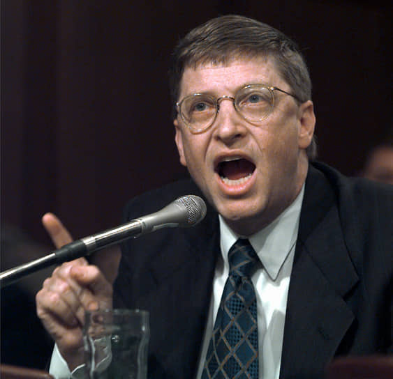 1998 год. Глава компании Microsoft Билл Гейтс был допрошен в Конгрессе США по поводу обвинений в монополизации компьютерного рынка
