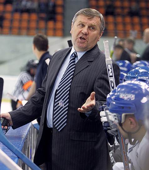 Владимир Крикунов возглавил сборную России в 2005 году. Тренировал команду перед чемпионатом мира, на котором хоккеисты завоевали бронзовые медали
