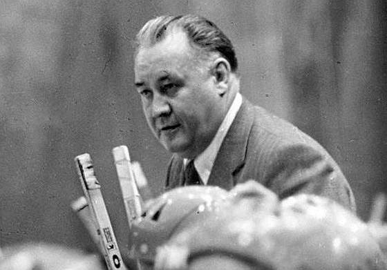 Борис Кулагин возглавлял сборную СССР по хоккею с 1972 по 1974 гг 