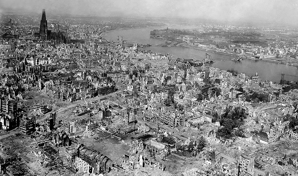 1945 год. Армией США был освобожден от фашистских войск город Кельн (Германия)