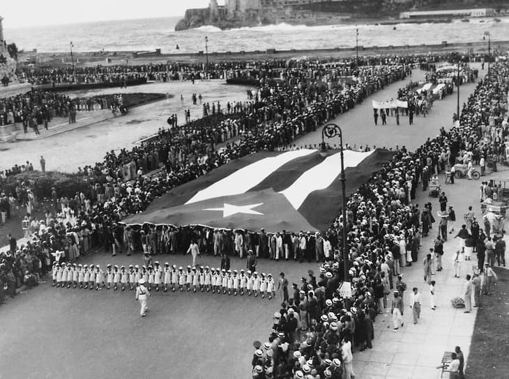В 1940 году Батиста стал президентом Кубы, обойдя на выборах Рамона Грау