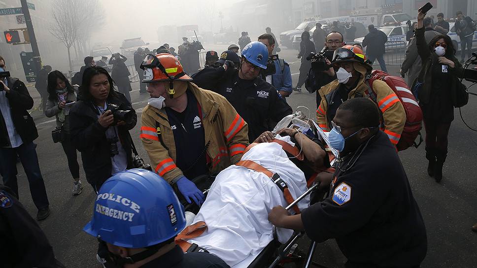 «Это был взрыв, и здание рухнуло»,— сказал агентству AFP представитель полицейского управления Нью-Йорка, не сообщив подробностей случившегося