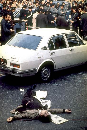 1978 год. Бывший итальянский премьер-министр Альдо Моро был похищен и затем убит группировкой «Красные бригады»