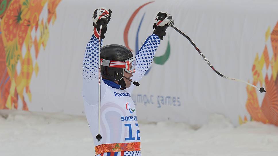 Горные лыжи (супер-гигант, мужчины, с нарушением зрения). Член сборной команды России Валерий Редкозубов во время соревнований