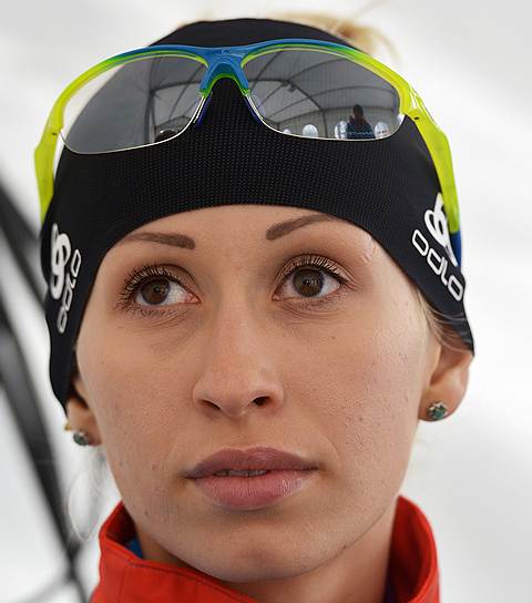 Член паралимпийской сборной команды России Михалина Лысова, завоевавшая золотую медаль в гонке на средней дистанции в классе B 1-3 (слабовидящие) среди женщин в соревнованиях по биатлону