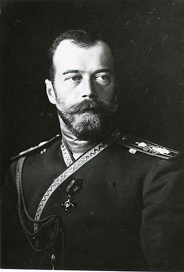 1917 год. Николай II подписал отречение от престола в пользу своего брата