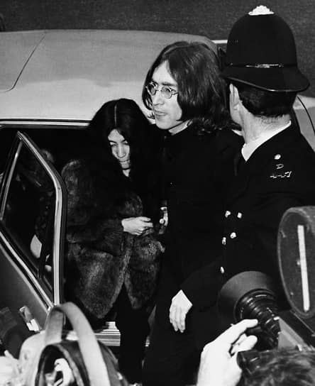 В 1968 году Джон Ленно и Йоко Оно попали в США под суд за хранение марихуаны. На основании этого американские власти потом отказали им в выдаче визы