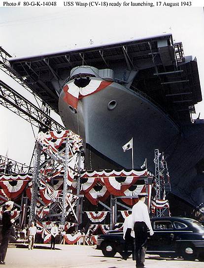 Авианосец типа «Эссекс» USS Wasp (CV-18) принимал участие во многих сражениях Второй мировой войны, получил восемь звезд. Модернизирован в 1951 году. После столкновения с тральщиком «Хобсон» отправлен на ремонт, затем переведен на службу в Тихий океан. В 1977 году был списан и пошел на лом