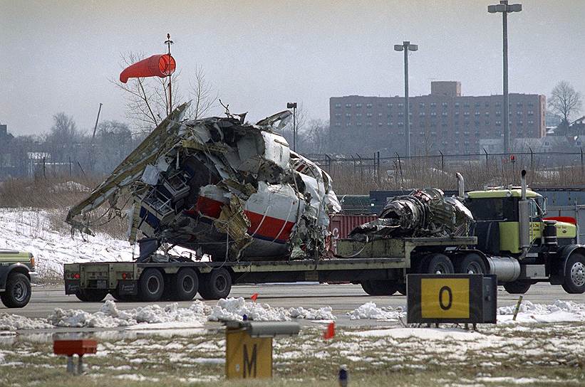 1992 год. Крушение самолета Fokker F28 в Нью-Йорке (США).  Из 51 человека, находившихся на борту, погибли 27 