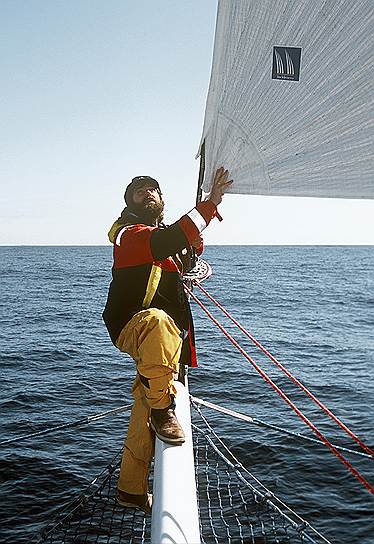 2003 год. Федор Конюхов установил мировой рекорд для многокорпусных судов по маршруту Канарские острова—Барбадос, пройдя его за девять суток