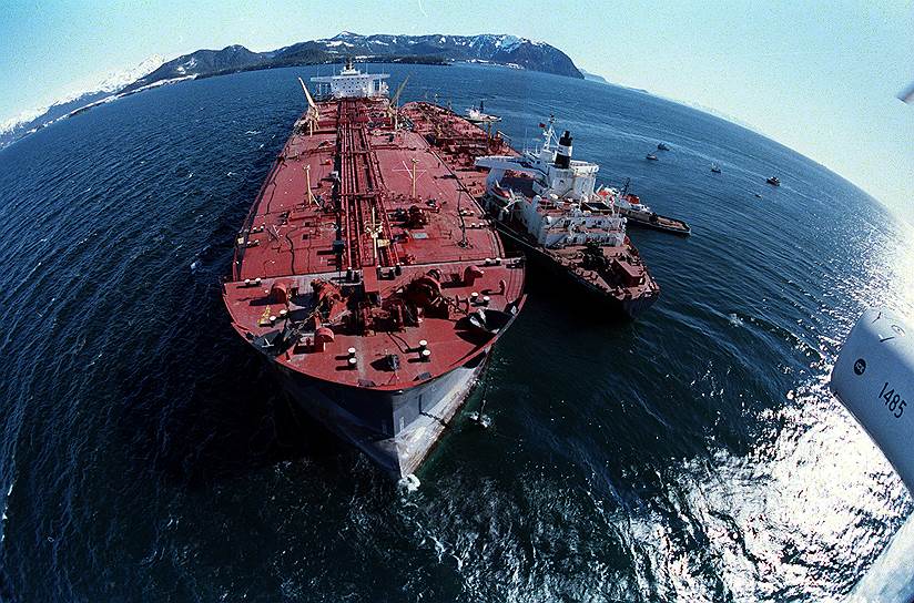 1989 год. Нефтяной танкер «Exxon Valdez» потерпел крушение у побережья Аляски. В результате аварии 260 тыс. баррелей вылилось в море 