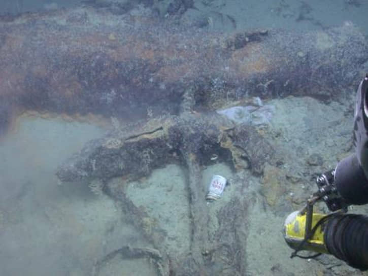 В 1998 году американская компания Odyssey Marine Exploration объявила об обнаружении останков английского линкора Sussex, затонувшего в 1694 году в районе Гибралтара. Считается, что на его борту находится примерно 10 тонн золота. В 2001 году испанские власти заявили о своих правах на находку и запретили компании вести работы на этом месте