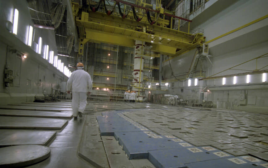 30 ноября 1975 года в СССР на АЭС в городе Сосновый Бор в Ленинградской области в результате аварии частично разрушилась активная зона реактора первого энергоблока. Во внешнюю среду было выброшено 1,5 млн кюри радиоактивных веществ
