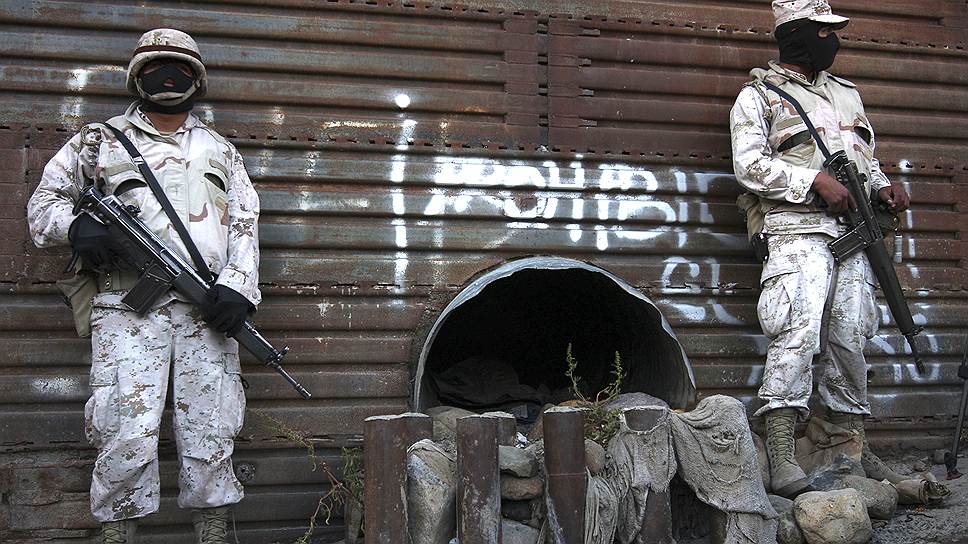 Нашли тоннель случайно, после того, как в полицию стали поступать сообщения о пропаже людей из  кварталов города Тихуаны 