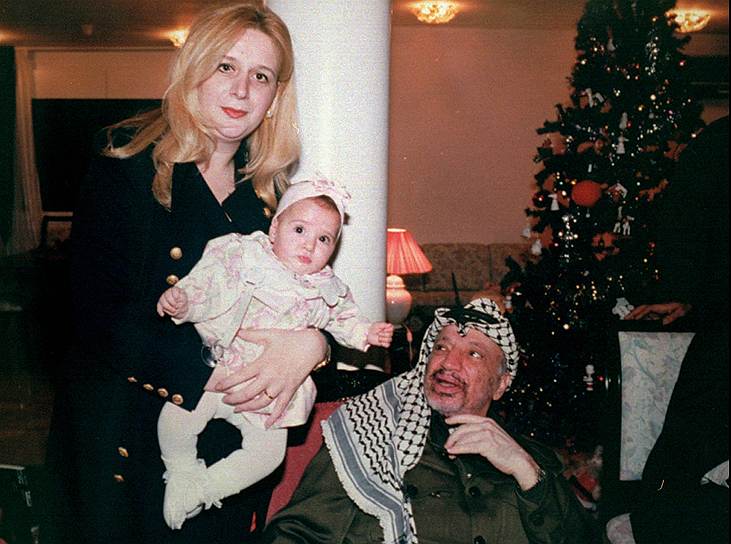 В 2013 году вдова бывшего палестинского лидера Суха Арафат (на фото) получила заключение Лозаннского института радиофизики, согласно которому Ясир Арафат был отравлен радиоактивным полонием-210