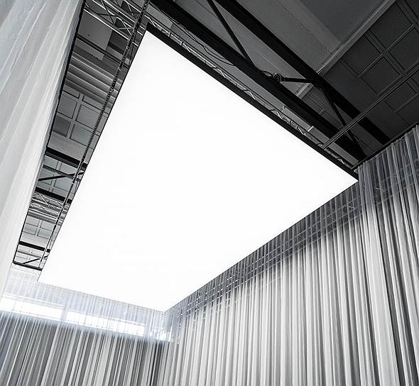 OneSpace - cамый большой в мире светодиодный потолок 