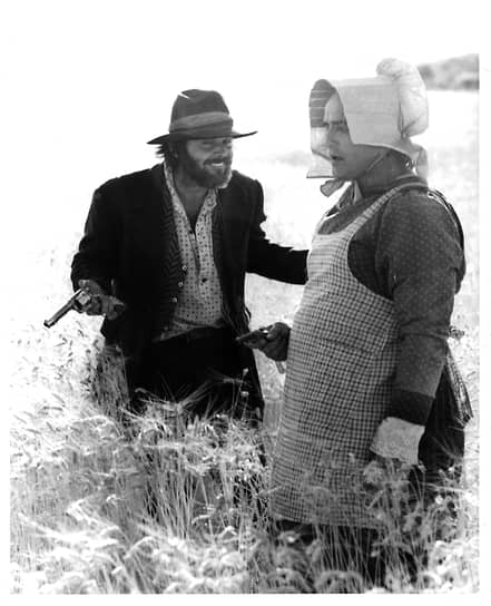 Знакомые актера называли Брандо «человеком с тяжелым характером». У него было немного друзей, а сам он считал настоящим и лучшим другом только Джека Николсона&lt;br>На фото: Джек Николсон (слева) и Марлон Брандо на съемках фильма «Излучины Миссури»