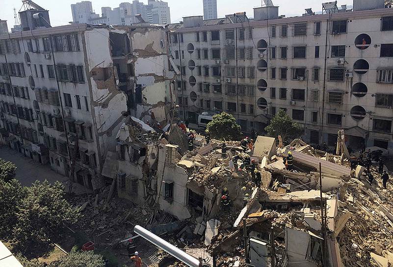 Жилое здание в Фэнхуа, провинция Чжэцзян, обрушившееся утром пятницы