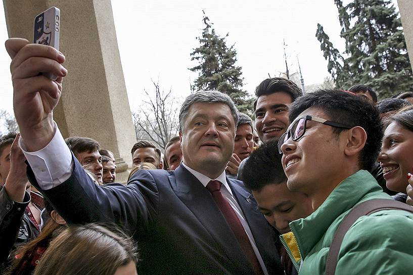 Президент Украины Петр Порошенко на встрече со студентами Харьковского университета