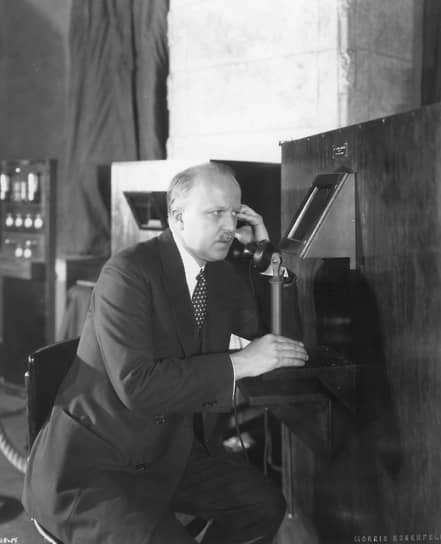 1930 год. В Нью-Йорке состоялся первый в мире сеанс видеосвязи с приемом изображения с обеих сторон