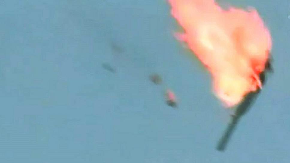 Падение ракеты-носителя «Протон-М» на космодроме Байконур