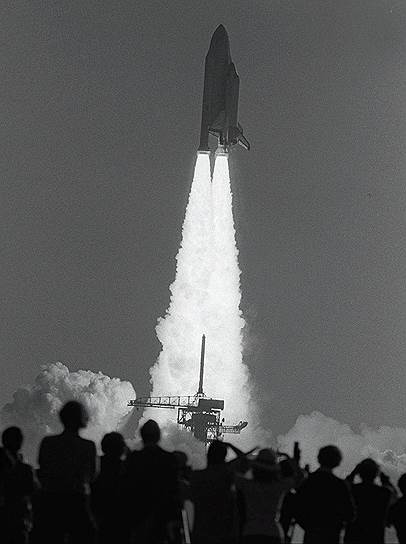 1981 год. В космос был запущен космический челнок «Колумбия». Это первый пилотируемый полет по программе Спейс Шаттл